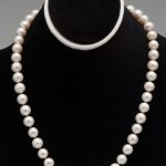White Kallah Pearls Necklace