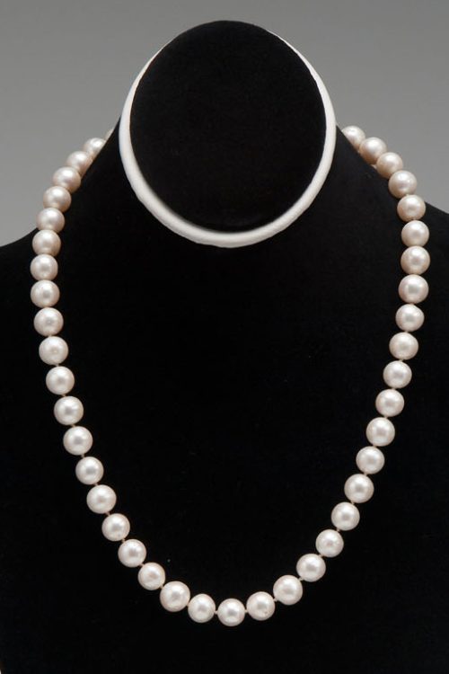 White Kallah Pearls Necklace